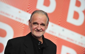 El cineasta húngaro Béla Tarr tras recibir el Oso de Plata del Jurado por "El caballo de Turín", en el año 2011. El director falleció hoy a los 70 años.