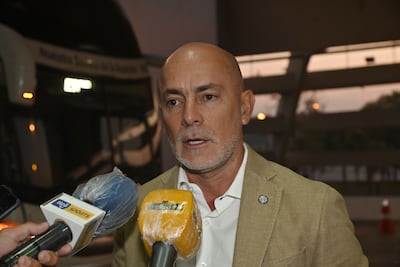 Miguel Cardona, conversando con los medios, antes del viaje de Olimpia a Lima, donde debutará en la Copa Libertadores 2022.