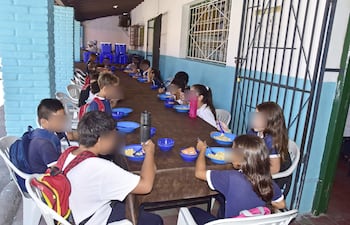 El programa “Hambre Cero en Nuestras Escuelas” del Gobierno forma parte de los gastos sociales.