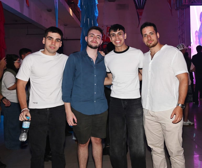 Mario Areco,  Mauricio Aranda, Leandro Estigarribia y Juan Peyrat.