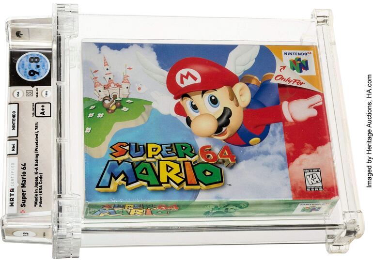 Esta imagen de archivo proporcionada el 11 de julio de 2021 por cortesía de Heritage Auctions en Dallas, Texas, muestra un cartucho del juego Super Mario 64 que estableció un récord mundial al venderse en una subasta por 1,56 millones de dólares.