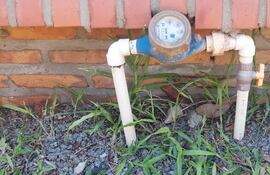 Cortarán suministro de agua y retirarán medidor de morosos en Coronel Oviedo.