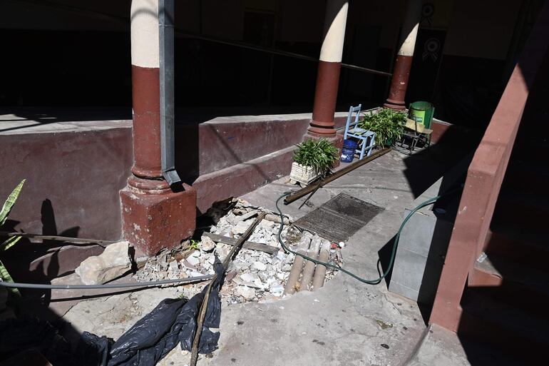 Abandonado sector de la Escuela Básica N° 1 República Argentina, de Asunción.