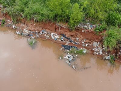 El propósito fundamental de la intervención es restablecer las áreas verdes urbanas y recuperar el arroyo en puntos específicos.