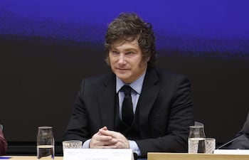 El presidente de Argentina, Javier Milei, durante una visita a Madrid (España). Milei, no viajará a la cumbre de jefes de Estado del Mercosur que se celebrará este martes en Asunción y permanecerá en Argentina "para trabajar en temas de gestión".
