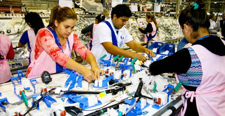 Micro, pequeñas y medianas empresas emplean a casi el 80% de trabajadores Micro, pequeñas y medianas empresas emplean a casi el 80% de trabajadores