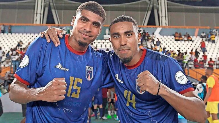 Laros y Deroy Duarte, de la selección de Cabo Verde.
