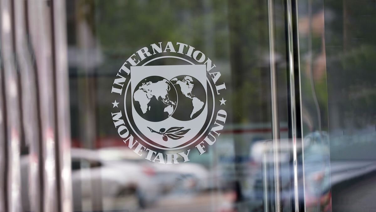 FMI insta a mejorar la eficiencia tributaria y ampliar la base