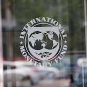 El logo del Fondo Monetario Internacional en su sede central en Washington.