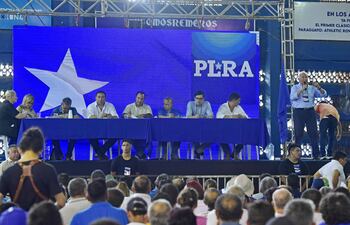En la Convención del Partido Liberal de ayer se expulsó a los senadores liberocartistas.
