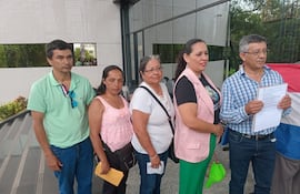 La Coordinadora de Víctimas de la Mafia de los Pagarés presentó este martes una nota ante la Comisión Permanente del Congreso en la que solicita la convocatoria a una sesión extraordinaria para abordar de manera urgente los proyectos de ley vinculados a la denominada “Mafia de los pagarés”, la situación de las víctimas y el pedido de juicio político contra un ministro de la Corte Suprema de Justicia.