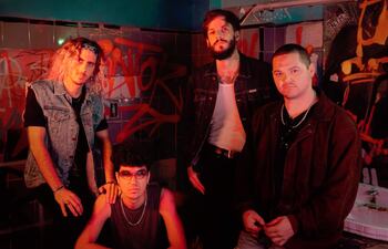 La agrupación argentina de indie rock 1915 era una de las invitadas al festival Nómada.