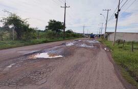 Calles de Villeta se encuentran en deplorables estado y los vecinos exigen reparación.