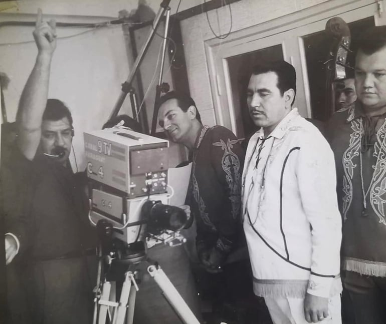 Luis Alberto del Paraná en los estudios del canal.