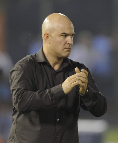 Fernando Jubero, gerente deportivo azulgrana, puso luz en el caso entrenador.