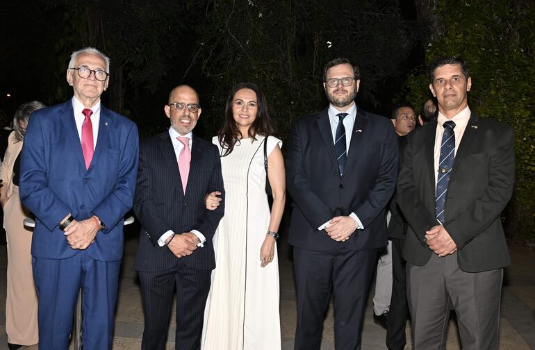 Julio Filippini, Carlos Arévalo, Verónica Aguilar, Martín Lorieto y Eduardo Balbi.