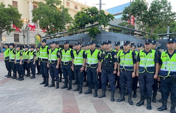 Unos 700 policías de la nueva camada de formación reducida ya están en las calles de Asunción.