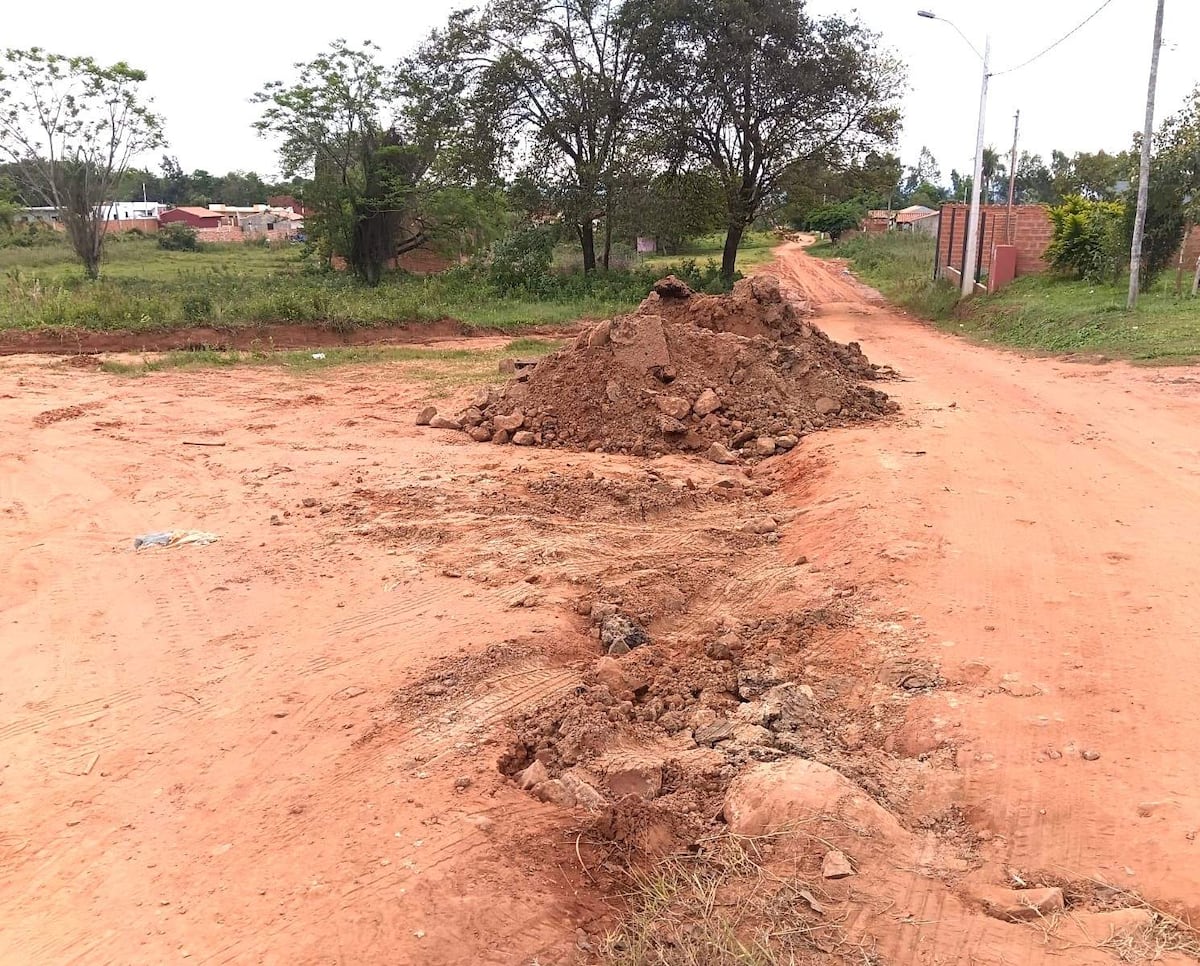 Carapeguá: ya tienen arena y esperan el inicio del arreglo de calle universitaria