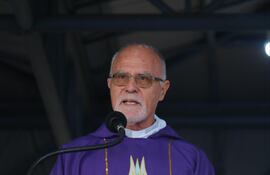 El padre Miguel Fritz presidió la misa en el cuarto día del novenario de la Virgen de los Milagros de Caacupé.