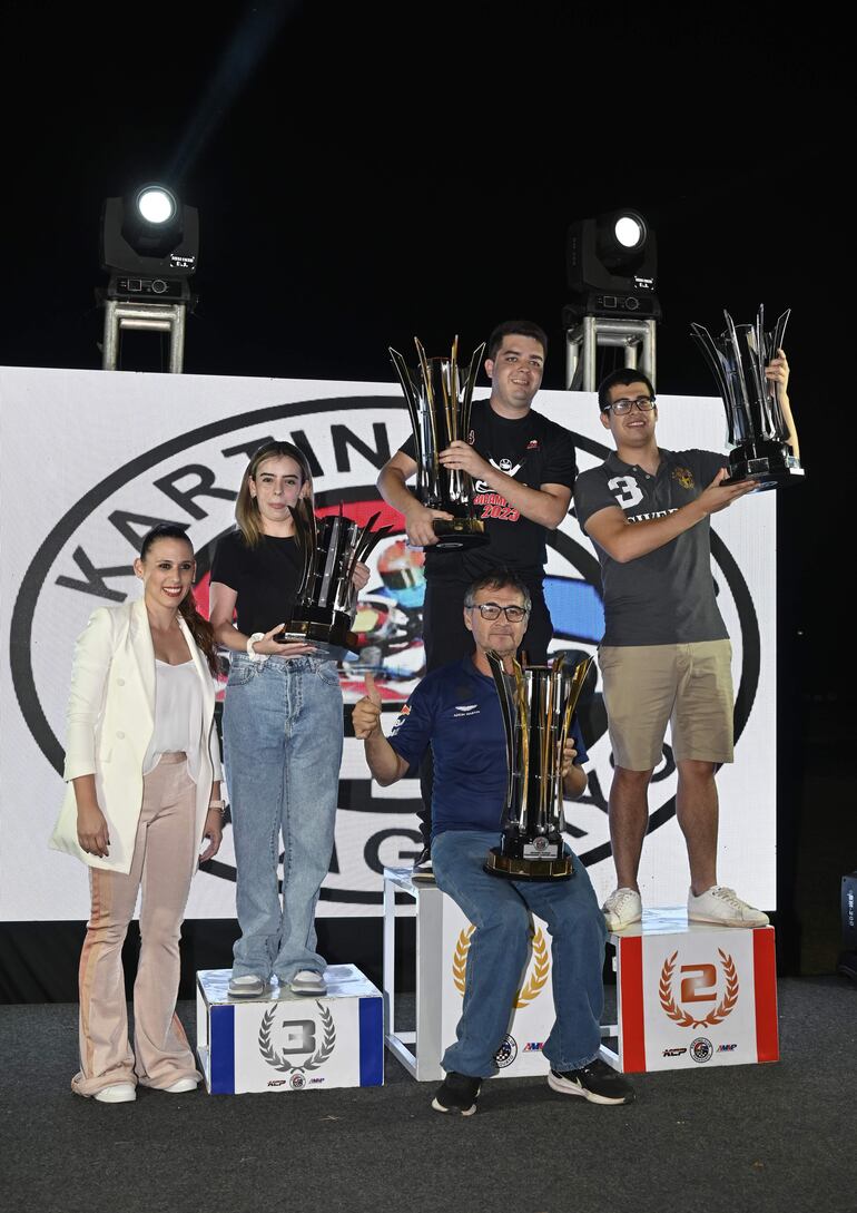 Iván Sánchez, en lo más alto del podio de la categoría F4.