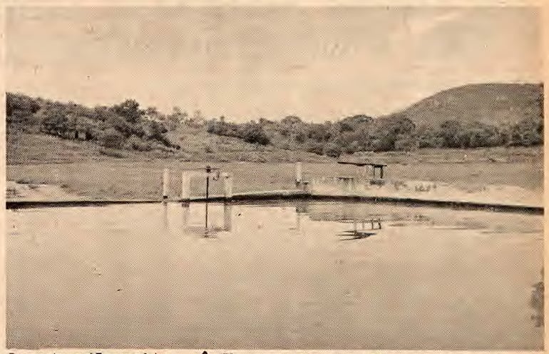 Pileta del Club Caacupé, que se proyectaba como lecho del gran lago artificial que debía ejecutarse en la villa serrana en 1970.