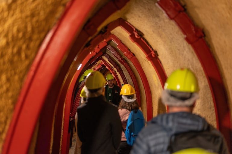 Pilsen, República Checa. Visita guiada del metro histórico bajo el centro histórico de la ciudad.