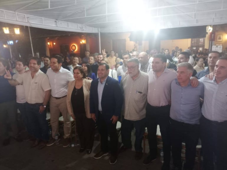 Varias figuras de la oposición nacional llevaron su apoyo a Manuel Achucarro en  Luque.