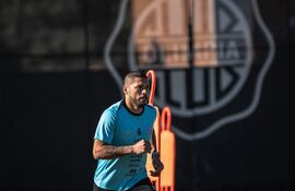 Richard Daniel Ortiz Bustos (35 años), experimentado volante de Olimpia.