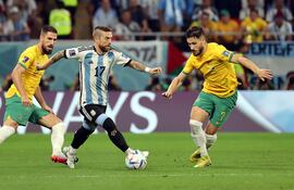 Alejandro Gómez en acción en el partido ante Australia por los octavos de final del Mundial de Qatar 2022.