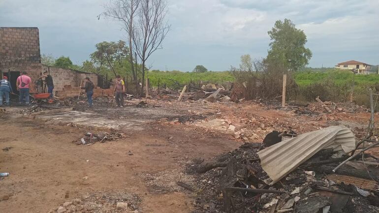 Así quedó la Villa Cangrejo de Sajonia tras el incendio del domingo.