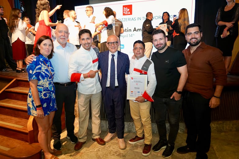 Directivos de Grosso celebran este gran triunfo nuevamente.