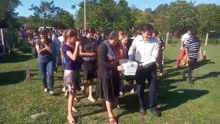 El pequeño Osman Eliel fue enterrado en el camposanto de la compañía Santo Domingo, en Independencia.