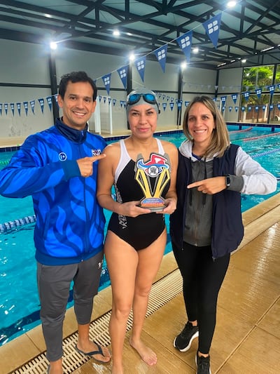 Sergio "Yaka" Cabrera, director de SyC, Sonia Centurión laureada del team Master y Pamela Molinero, entrenadora Master.