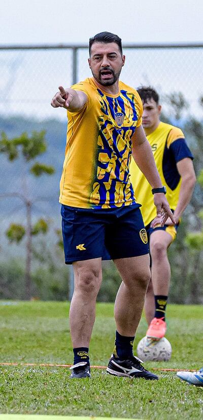 Julio César Cáceres, entrenador del Sportivo Luqueño.