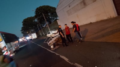 El carrito del reciclador quedó destruido luego del accidente de tránsito registrado en el kilómetro 27 de la ruta PY02.