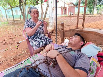 El profesor Isaac Ferreira decidió hacer una huelga de hambre para exigir su reposición en el cargo.