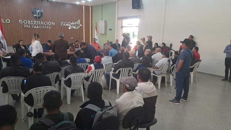 VDB Reunión con autoridades departamentales y nacionales para tratar problematica de los nativos