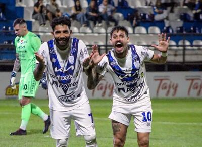 Alejandro “Salah” Samudio Ramírez (26 años) y Elvio de Jesús Vera Brítez (24), delanteros de la V azulada, Sportivo Ameliano.