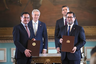 - De izquierda a derecha el canciller de Paraguay, Rubén Ramírez, el presidente de Chile, José Antonio Kast, el presidente de Paraguay, Santiago Peña y el canciller de Chile, Francisco Pérez, posan durante la firma de acuerdos de cooperación este miércoles en Asunción (Paraguay). EFE/ Juan Pablo Pino