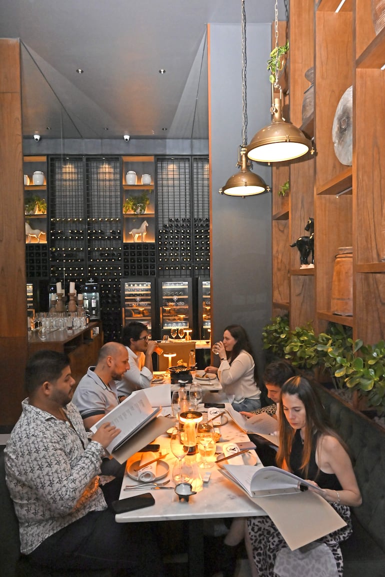 Un refugio gastronómico elevado para los que buscan experiencias memorables.