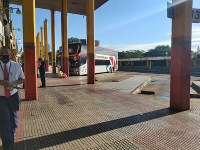 Bajo flujo de pasajeros en la Terminal de Asunción.