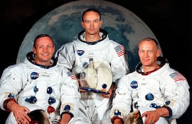 Los astronautas estadounidenses Neil Armstrong y Michael Collins y Edwin Aldrin (i a d), tripulantes del "Apolo 11", cohete que los transportó hacia la Luna, un viaje del que el próximo 21 de julio se cumple el 55 aniversario. EFE