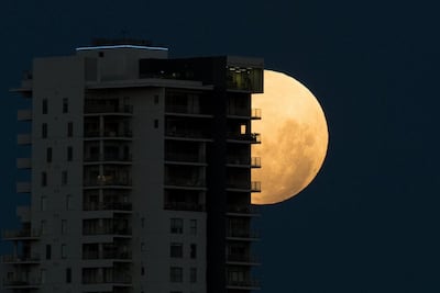 Esta noche se podrá observar en nuestro país la "superluna de esturión".