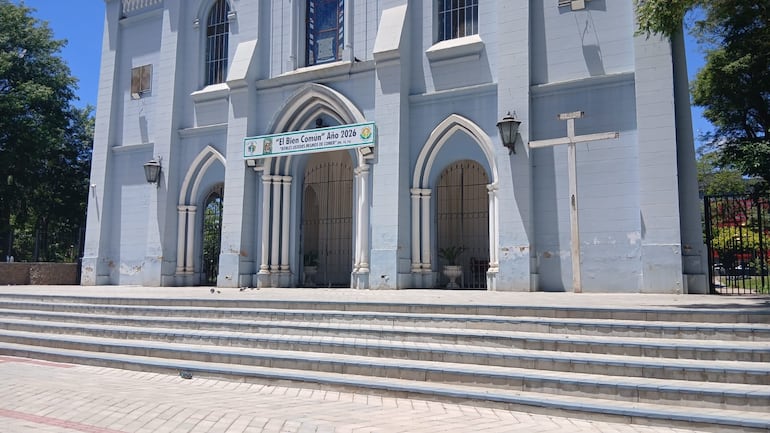 La fachada del templo de la Catedral de San Lorenzo como el cimiento está seriamente comprometida.