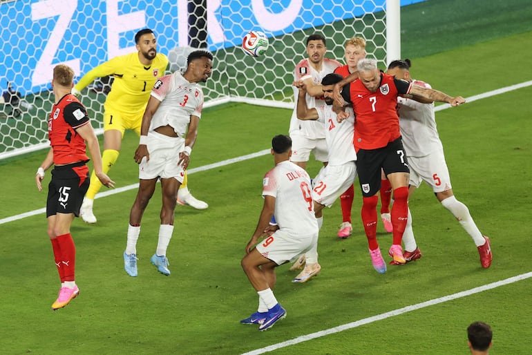 Gol en propia puerta de Yazan Alarab.