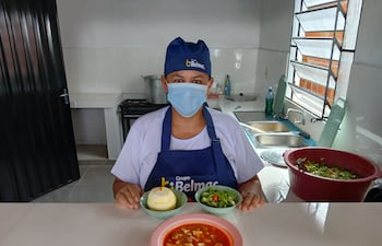 Almuerzo en la Escuela Básica N° 6596 San Cosme y Damian.