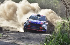 Gran performance hoy de Migue Zaldívar y Luis Allende (Škoda Fabia RS Rally2 #10) en el comienzo del certamen de super prime.