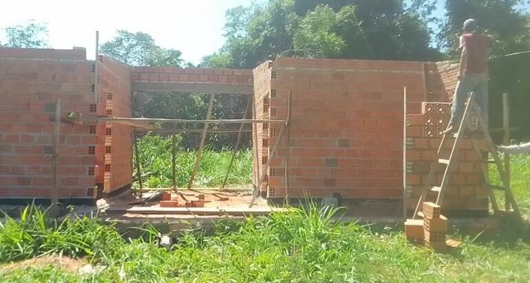 Comunidad indígena espera la terminación de viviendas construidas por el MUVH