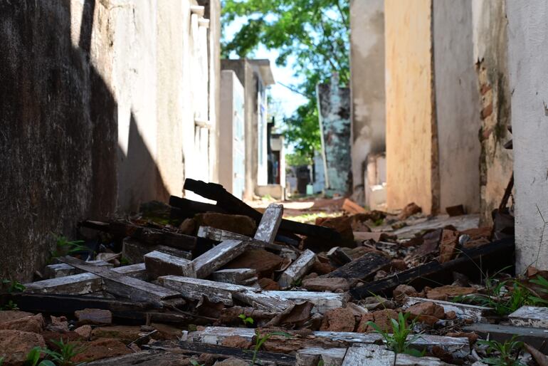 Asunción: Deplorable estado de cementerios antes del Día de los Fieles Difuntos