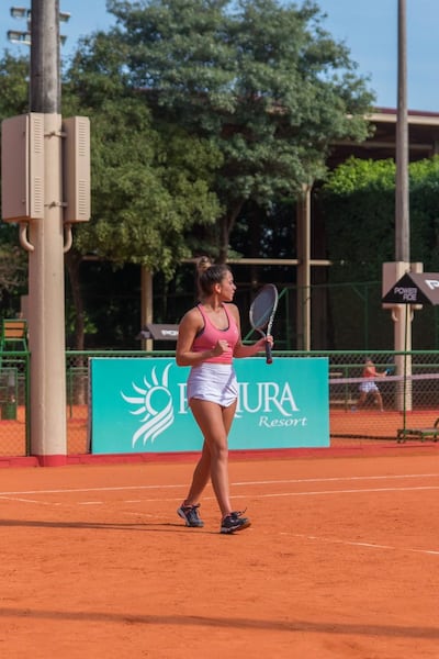 Isabela Arias Lezcano, campeona en singles 16 años niñas.